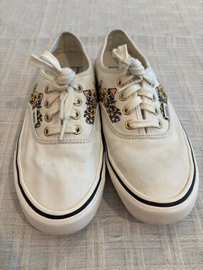 Vans White Canvas Sneakers w/ Embroidered Mushrooms, Fairy Whimsy Vibes, size 7